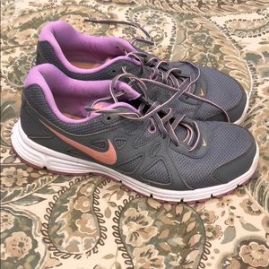 Side 9 Nike Tennis Shoes